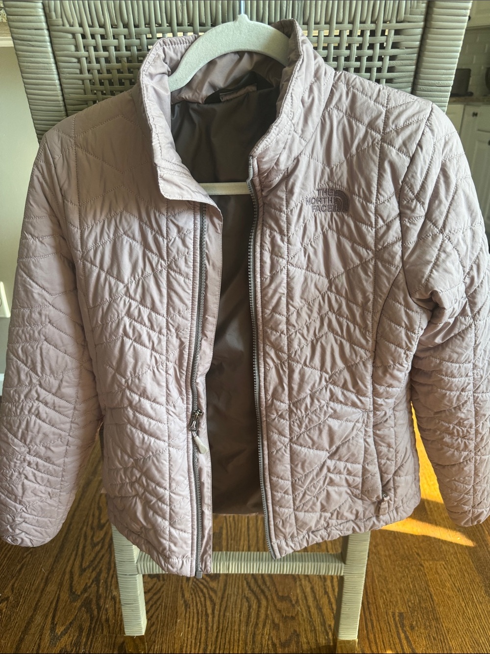 The North Face Women's Quilted Puffer Jacket in Dusty Rose